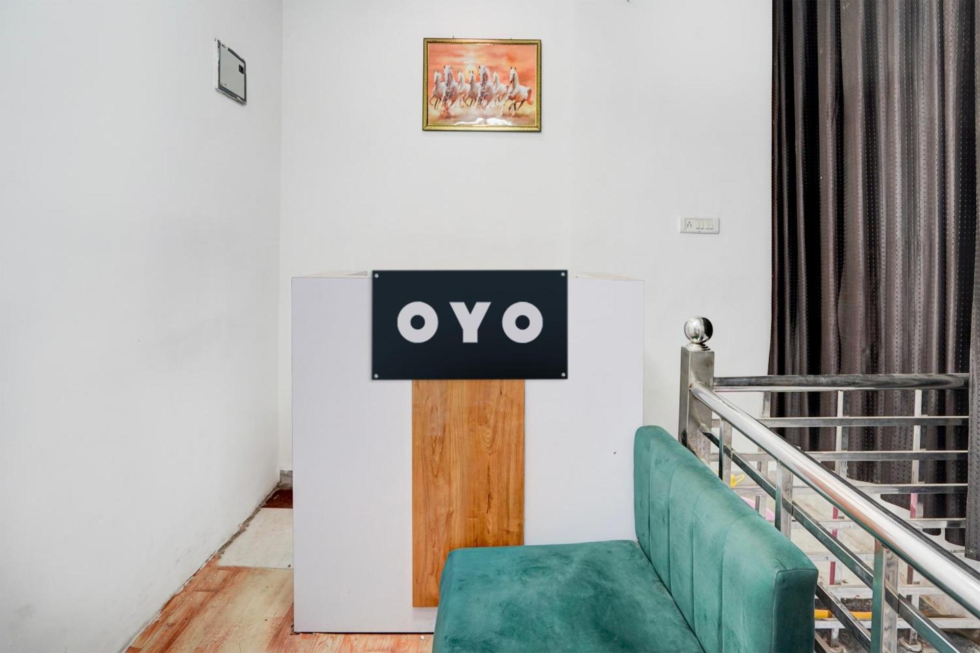 Hotel O Le Empire Stay House Нью-Дели Экстерьер фото