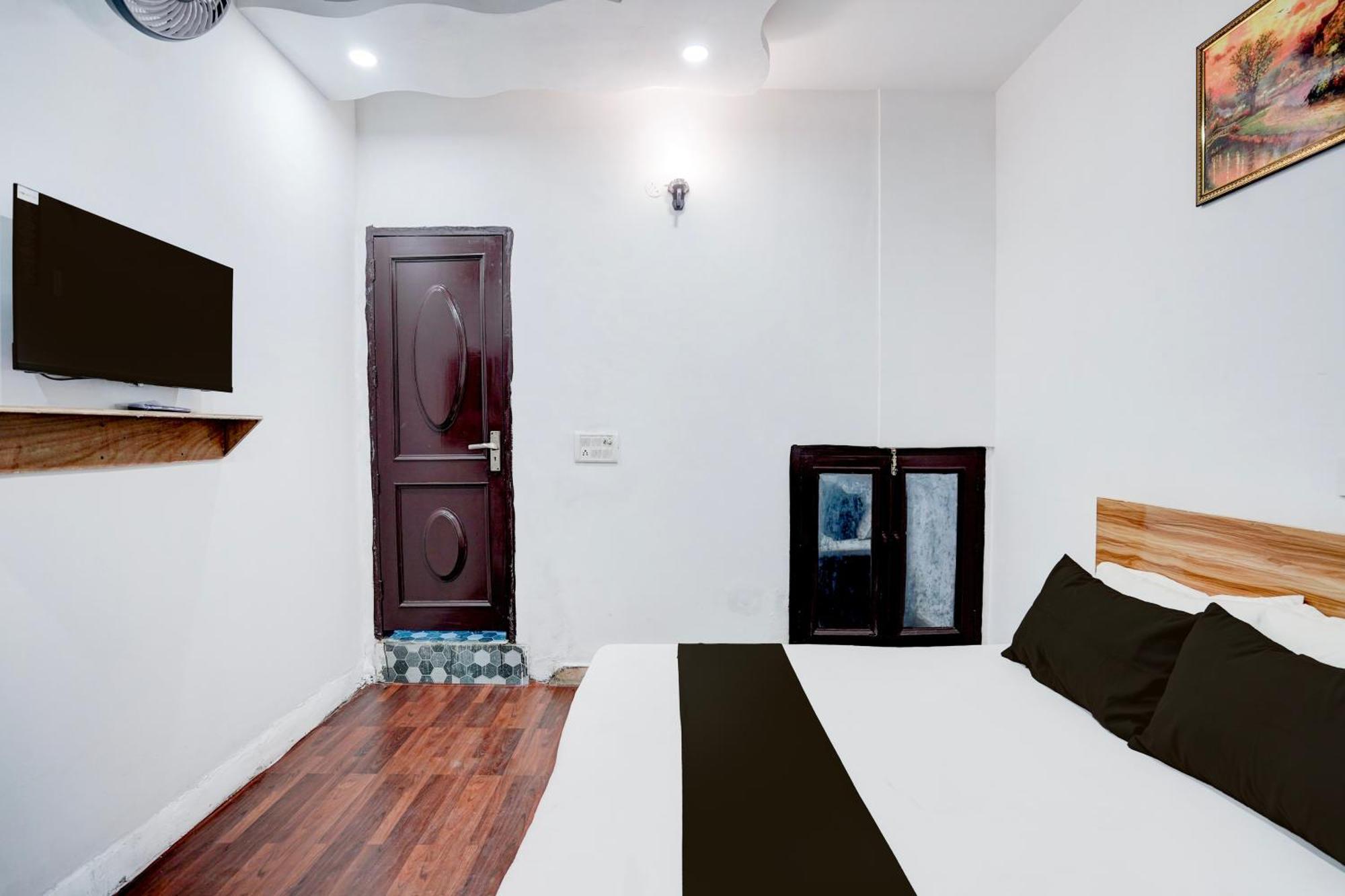 Hotel O Le Empire Stay House Нью-Дели Экстерьер фото