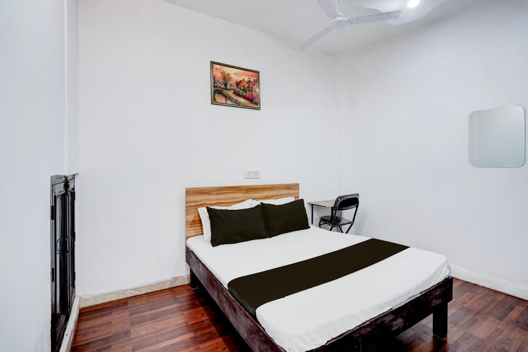 Hotel O Le Empire Stay House Нью-Дели Экстерьер фото