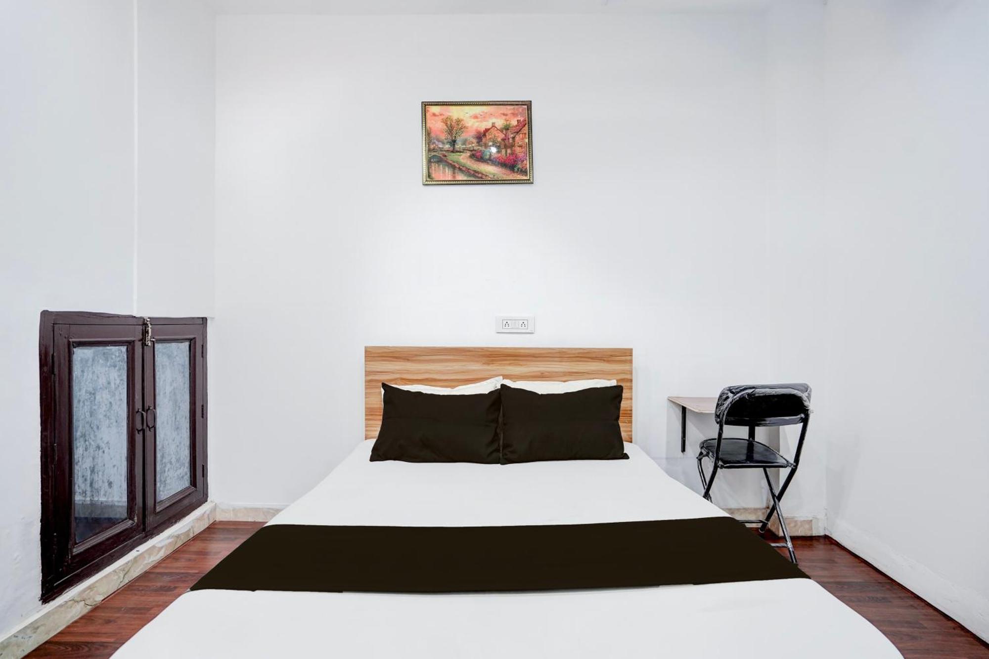 Hotel O Le Empire Stay House Нью-Дели Экстерьер фото